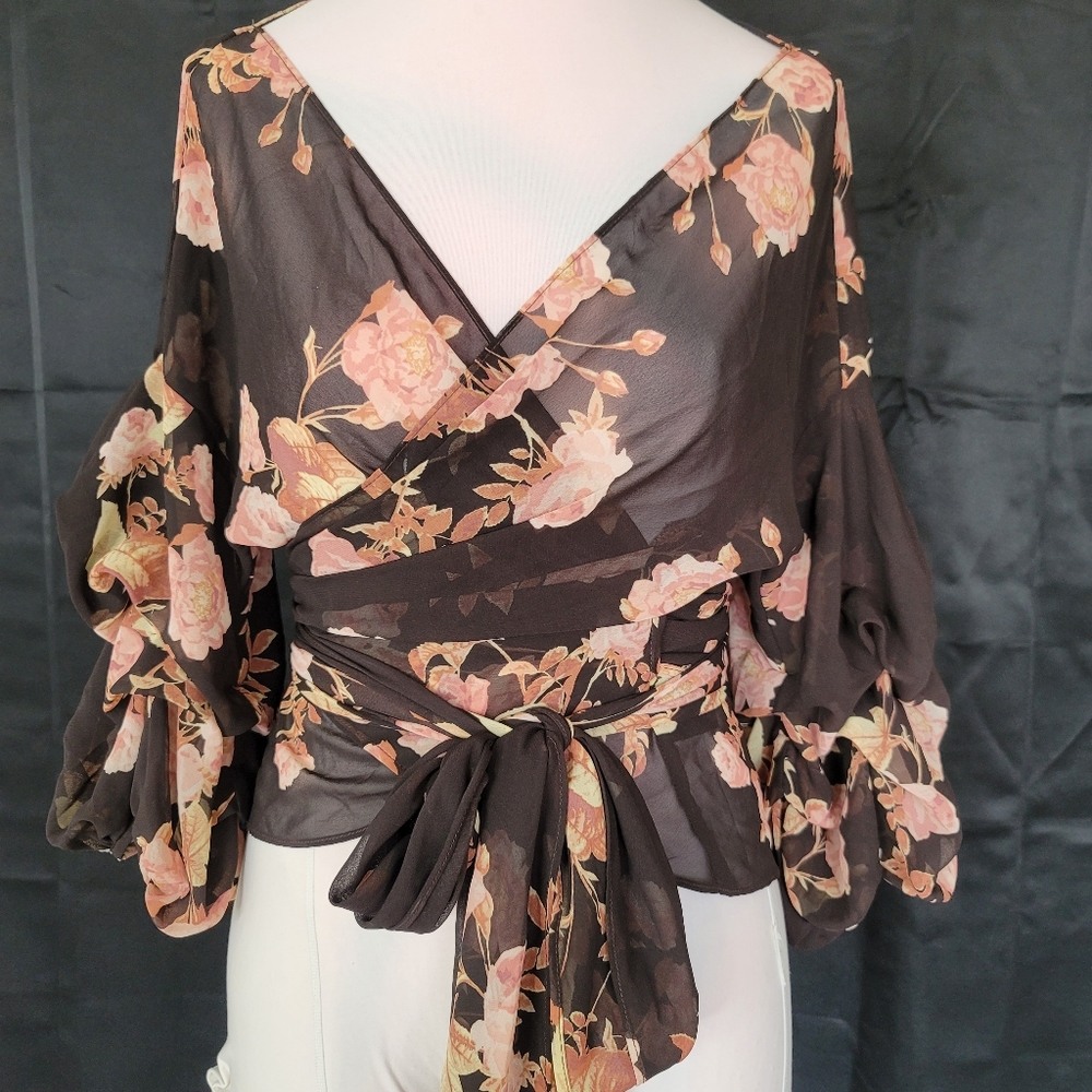 Lulu's medium brown wrap up shirt floral